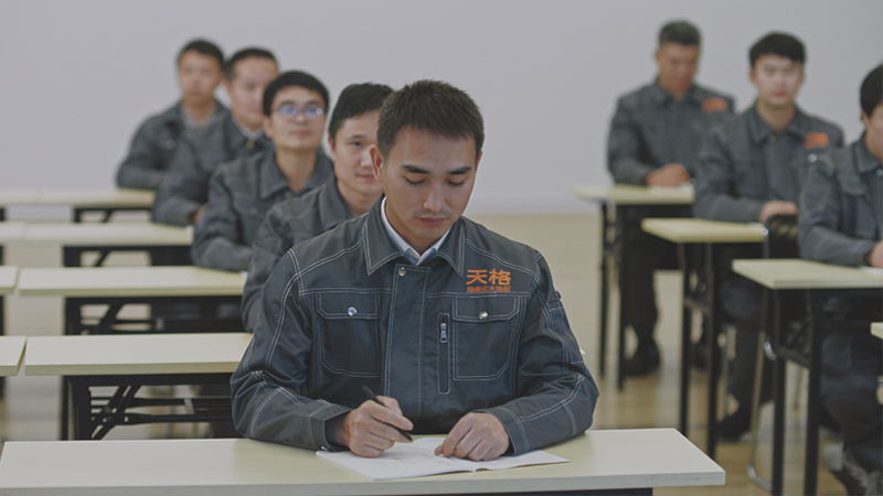 超越用户期待，天格地暖实木地板安装用服务赢得口碑